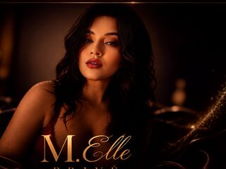 camslut showing tits MellePrive