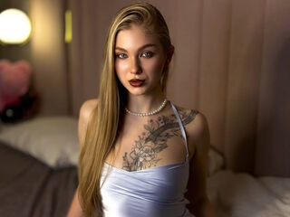 camgirl playing with vibrator MiaCharles