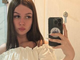 naked cam girl masturbating with vibrator MiaRioti