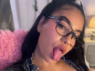 naked cam girl fingering pussy MihaCameron