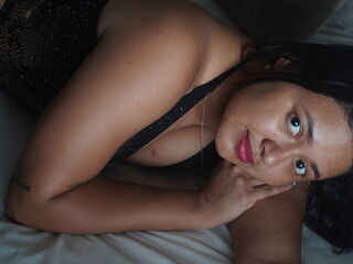 cam whore MilaWhitmore