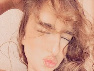 cam girl MyraRidler