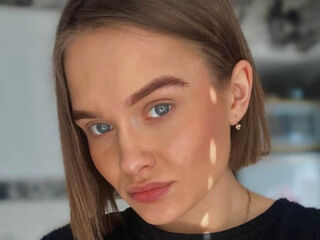 adult videochat MyriamQuinnan