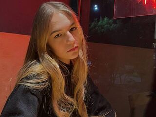 hot cam girl masturbating with dildo NellMocarski