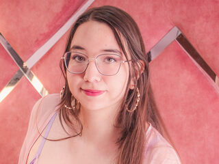 camwhore masturbating with vibrator NeluxRiveiro