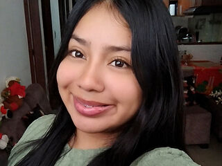 masturbating webcamgirl NoaBaker