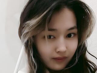 camgirl masturbating with dildo NoreenGladish