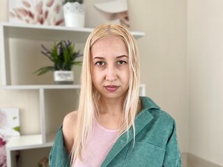 masturbating girl OdetteFort