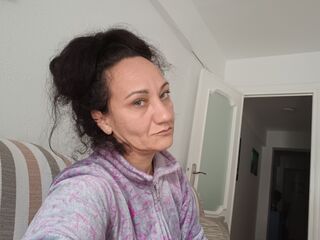 camslut spreading pussy PaulaCarmen