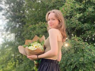 camgirl playing with dildo PollyPower