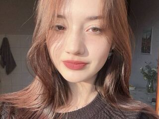 cam girl playing with dildo RayleneCarone