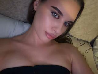 sexy live webcam girl RhiannonJumper