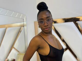 camwhore spreading pussy SelenaHadid