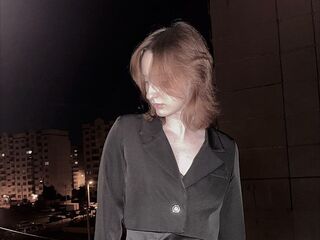 live cam girl pic ShirleenWiens