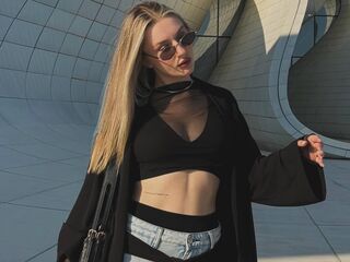 chat room live sex SuzieGlimp