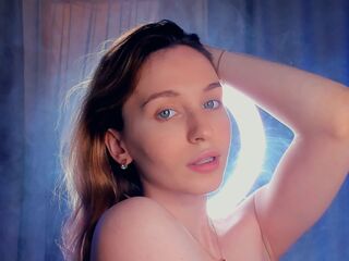 camgirl showing pussy SynneDuell