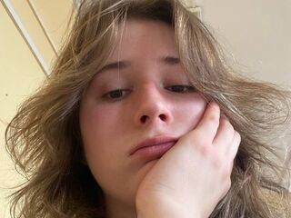 free nude live show TessTelles