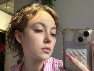 topless ThuyThorstad