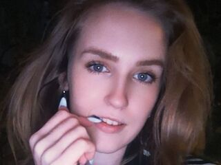 cam girl playing with vibrator TiffaneyLafrance