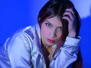 hot cam girl fingering pussy TiffanySuarez