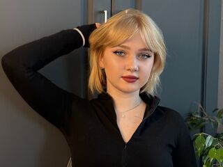 sexy webcamgirl pic UdelaGoodhart
