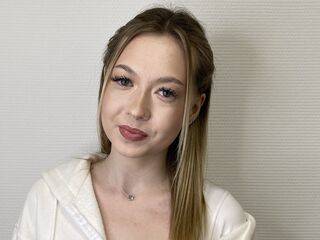camgirl masturbating with dildo ViolaKranze