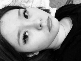 naked girl with webcam masturbating with vibrator ViolaTilman