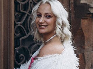 camwhore shaved pussy WilsonAvery