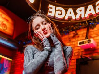 naughty camgirl masturbating with vibrator XeniaUsher