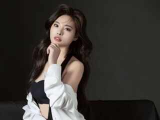 nude webcamgirl pic YunLulu