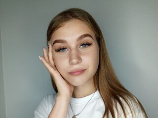 beautiful cam girl ZeldaCannon