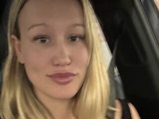girl fingering shaved pussy hannacalifornia